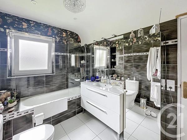 Maison à vendre  5 pièces - 128,50 m 2   PLOUMAGOAR  - 22