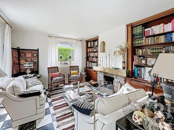 Maison à vendre  5 pièces - 128,50 m 2   PLOUMAGOAR  - 22