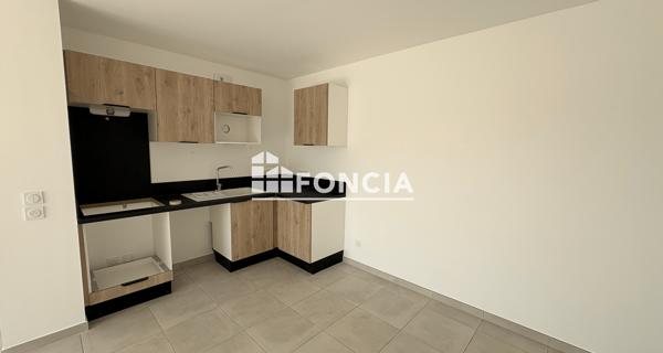 Location Appartement 3 pièces 69.38 m² - Morières-lès-avignon 84310