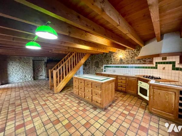 Ensemble immobilier en pierres