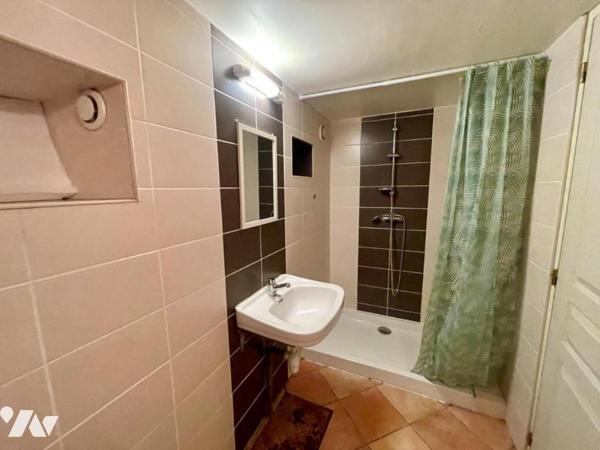 Ensemble immobilier en pierres