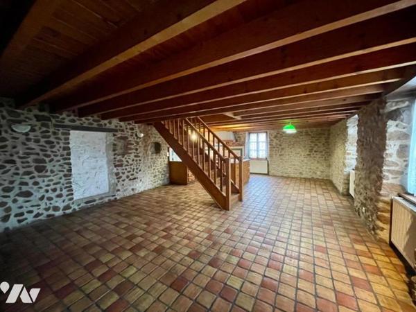Ensemble immobilier en pierres