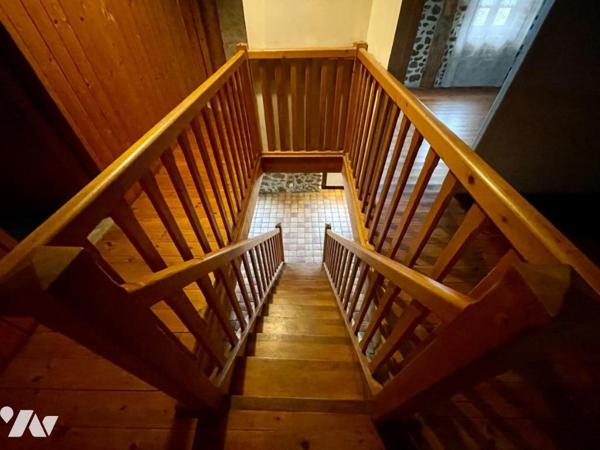 Ensemble immobilier en pierres