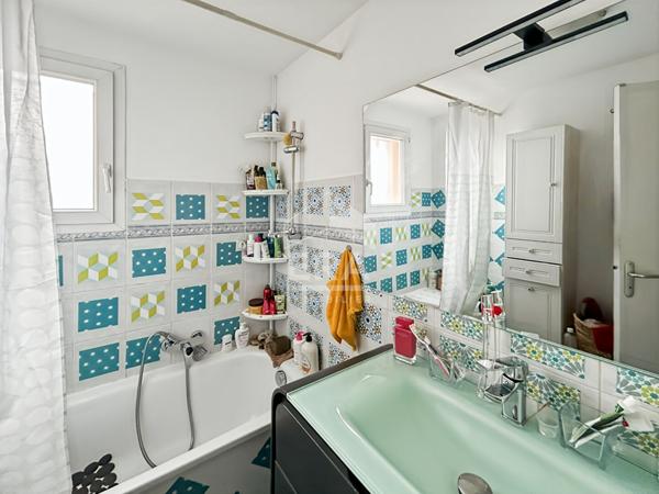 APPARTEMENT DUPLEX DE TYPE 3 PIECES EN REZ DE JARDIN