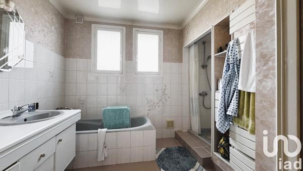 Maison 4 pièces de 90 m² à Pont-Sainte-Marie (10150)