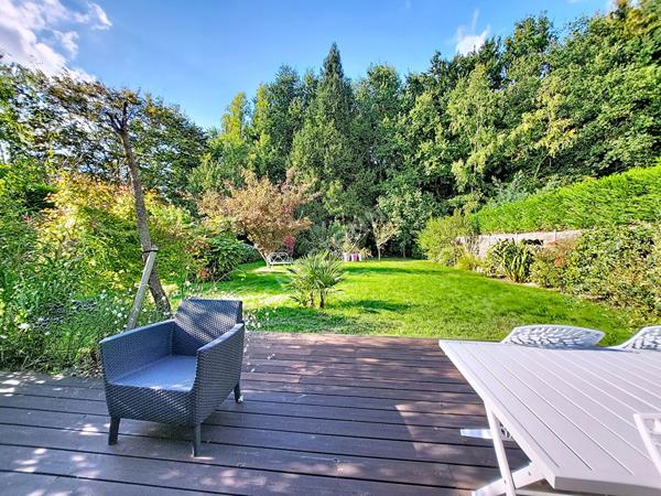 ORVAULT : En VENTE ! Maison familiale 4 chambres, 3 points d'eau, séjour exposé SO sur parcelle de près de 1000m²