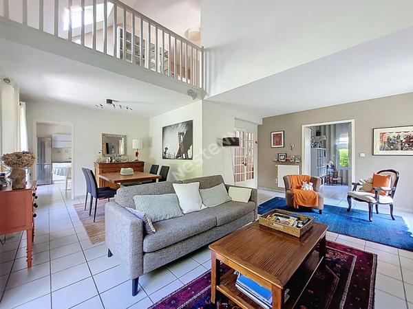 ORVAULT : En VENTE ! Maison familiale 4 chambres, 3 points d'eau, séjour exposé SO sur parcelle de près de 1000m²