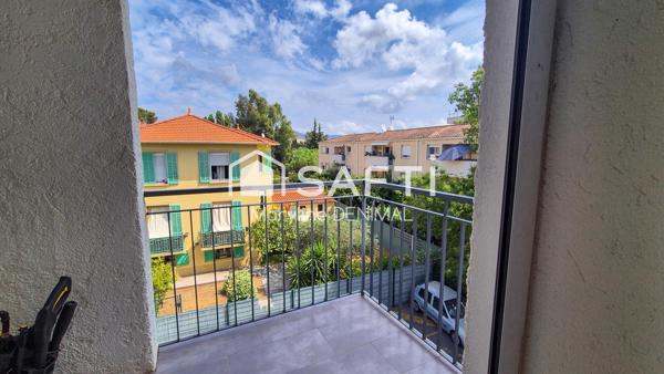 Superbe 3 pièces entièrement rénové, avec terrasse,  parking et cave.