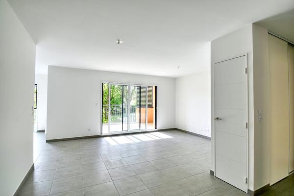 Dpt Rhône (69), à vendre DARDILLY appartement T4 de 82,44 m² - Terrain de 0