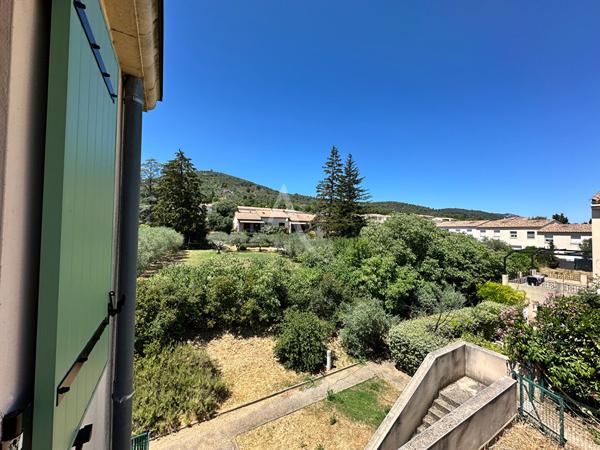APPARTEMENT TYPE 3 AVEC TERRASSE JARDIN GARAGE CAVE VUE MONT D OR