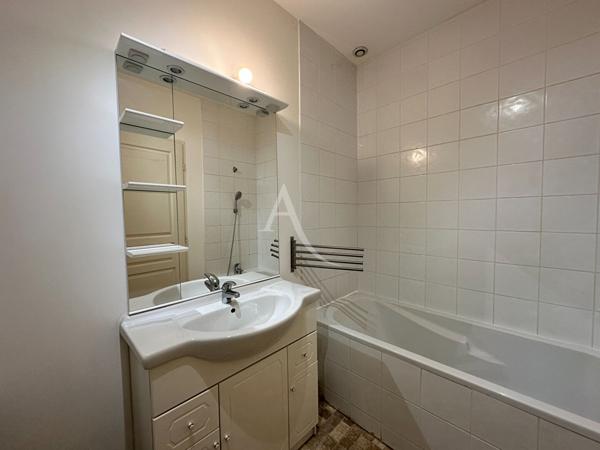 APPARTEMENT TYPE 3 AVEC TERRASSE JARDIN GARAGE CAVE VUE MONT D OR