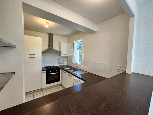 APPARTEMENT TYPE 3 AVEC TERRASSE JARDIN GARAGE CAVE VUE MONT D OR