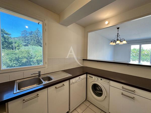 APPARTEMENT TYPE 3 AVEC TERRASSE JARDIN GARAGE CAVE VUE MONT D OR