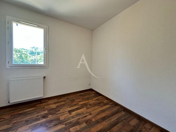 APPARTEMENT TYPE 3 AVEC TERRASSE JARDIN GARAGE CAVE VUE MONT D OR