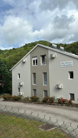 Immeuble de 10 Appartements – Proche Plage et Commerces