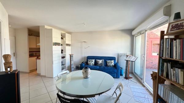 Le Bouscat – Lumineux T2 avec grande terrasse et vue dégagée en dernier étage