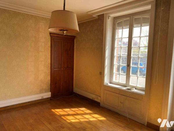 La FERTE MACE: Maison d’habitation d'environ 150 m² habitable sur 207 m² de terrain