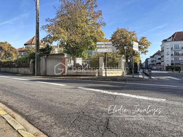 Immeuble commercial de 250 m²