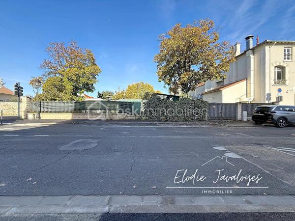 Immeuble commercial de 250 m²