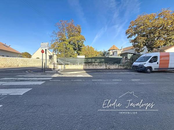 Immeuble commercial de 250 m²