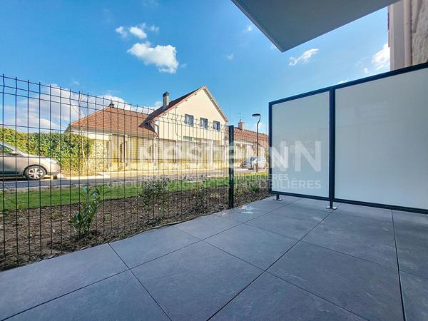 Plaisir Gâtines : Studio loué MEUBLÉ avec terrasse et parking privatif extérieur