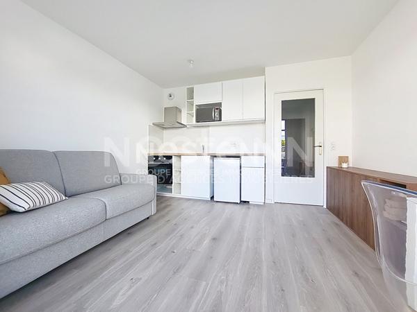 Plaisir Gâtines : Studio loué MEUBLÉ avec terrasse et parking privatif extérieur