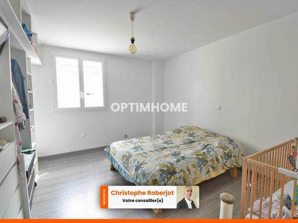 JOLI POTENTIEL pour ce Duplex en HYPER CENTRE VILLE, avec possibilité de 4 chambres et immédiatement disponible !!