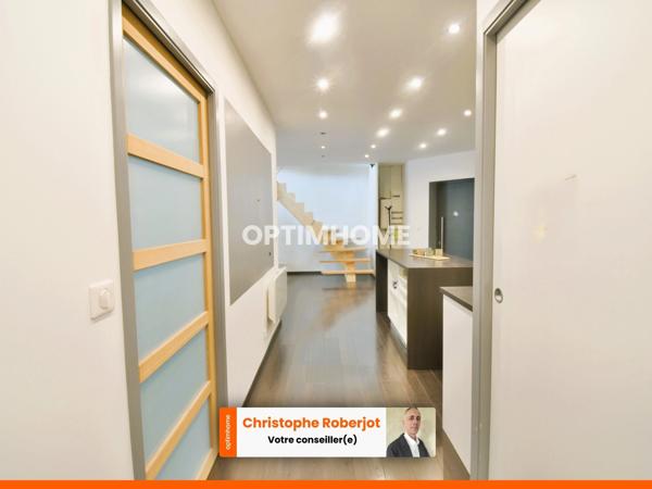 JOLI POTENTIEL pour ce Duplex en HYPER CENTRE VILLE, avec possibilité de 4 chambres et immédiatement disponible !!