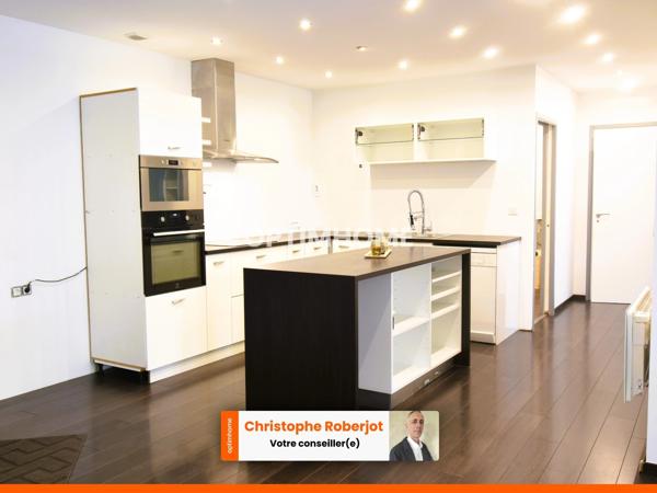 JOLI POTENTIEL pour ce Duplex en HYPER CENTRE VILLE, avec possibilité de 4 chambres et immédiatement disponible !!