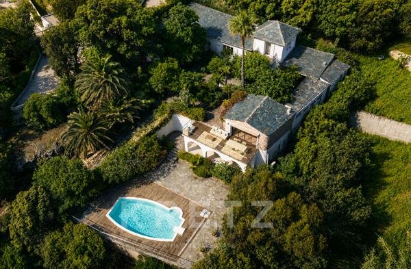 Villa Pieds dans l'eau - Piscine et crique privée