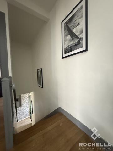 CENTRE VILLE ST JEAN D'ANGELY AVEC JARDIN ET GARAGE