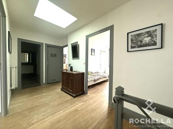 CENTRE VILLE ST JEAN D'ANGELY AVEC JARDIN ET GARAGE