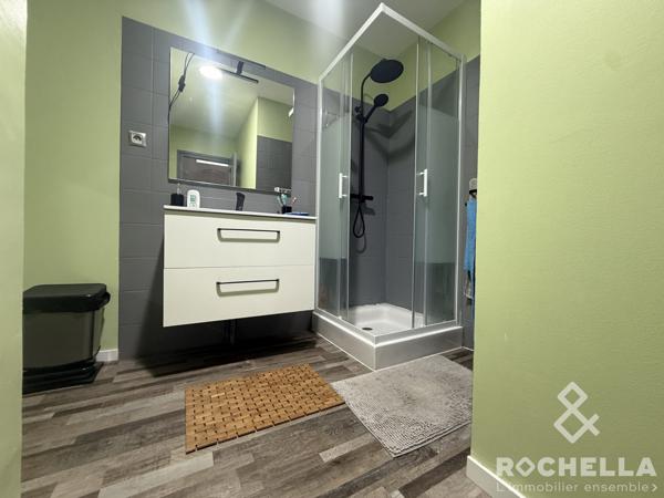 CENTRE VILLE ST JEAN D'ANGELY AVEC JARDIN ET GARAGE