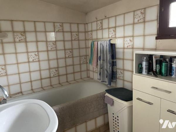 BASSE GOULAINE - ENSEMBLE IMMOBILIER À RÉNOVER