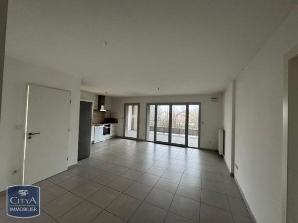 Appartement à louer 3 pièces 73.4m²