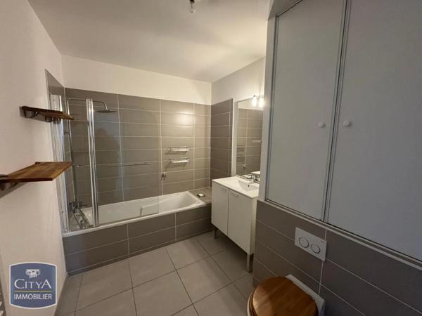 Appartement à louer 3 pièces 73.4m²