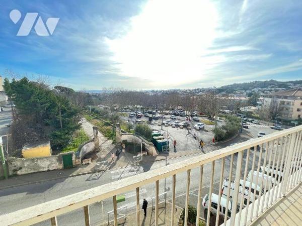 A vendre - Manosque (04) - Alpes de Haute Provence: Superbe et spacieux appartement en centre v...