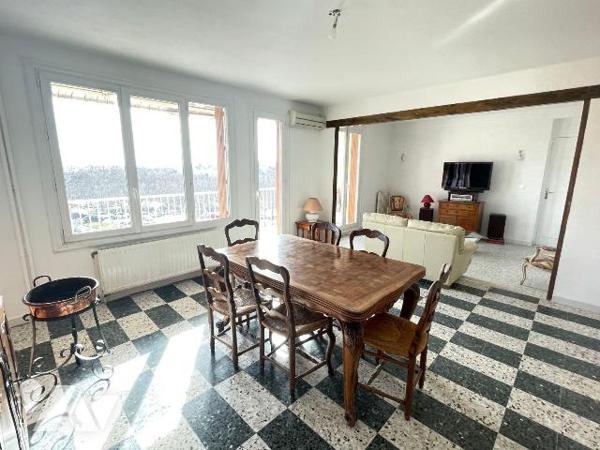 A vendre - Manosque (04) - Alpes de Haute Provence: Superbe et spacieux appartement en centre v...