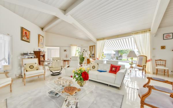 Maison à vendre    5 pièces • 195,95 m2 Saint-Martin-de-Ré