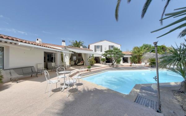 Maison à vendre    5 pièces • 195,95 m2 Saint-Martin-de-Ré