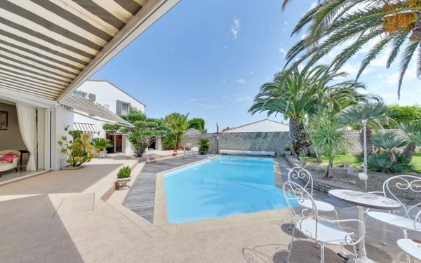 Maison à vendre    5 pièces • 195,95 m2 Saint-Martin-de-Ré