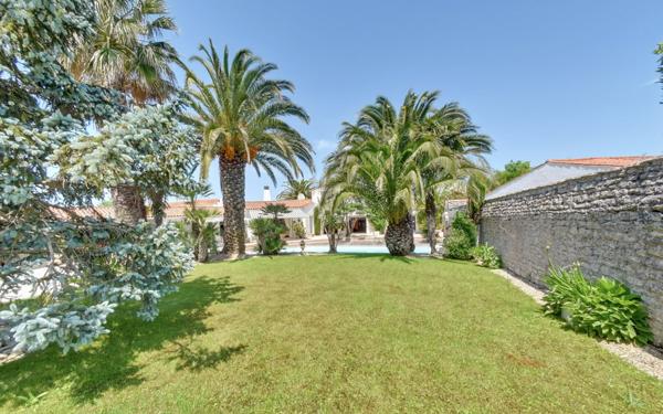 Maison à vendre    5 pièces • 195,95 m2 Saint-Martin-de-Ré