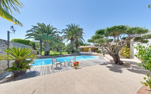 Maison à vendre    5 pièces • 195,95 m2 Saint-Martin-de-Ré