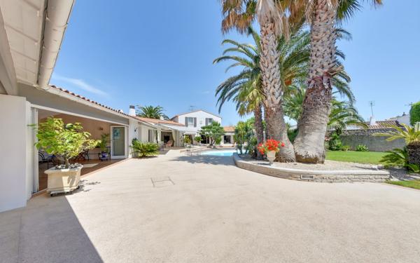 Maison à vendre    5 pièces • 195,95 m2 Saint-Martin-de-Ré