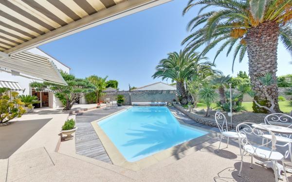 Maison à vendre    5 pièces • 195,95 m2 Saint-Martin-de-Ré