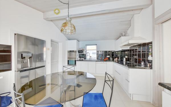 Maison à vendre    5 pièces • 195,95 m2 Saint-Martin-de-Ré