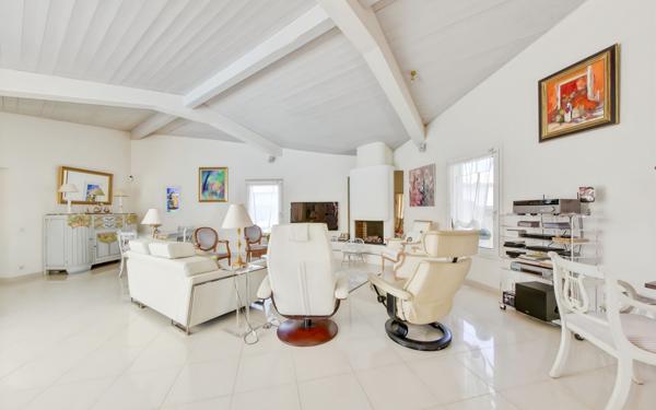 Maison à vendre    5 pièces • 195,95 m2 Saint-Martin-de-Ré