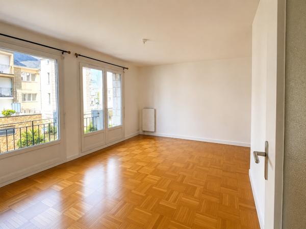 A LOUER. Disponible en 28 octobre 2026. Quimper, Un Studio de 30 m² avec Balcon !