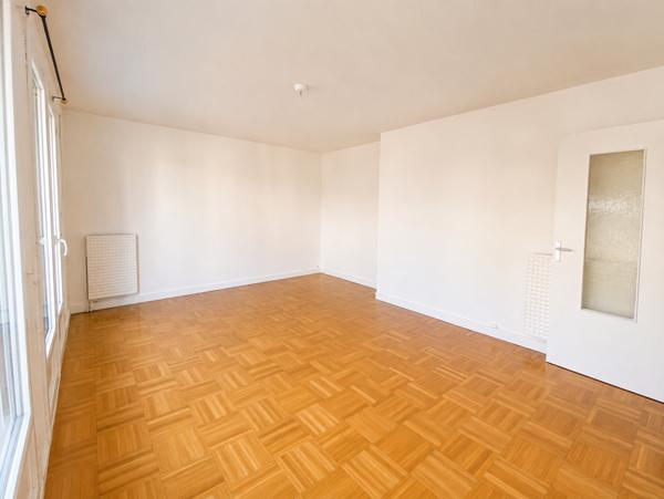 A LOUER. Disponible en 28 octobre 2026. Quimper, Un Studio de 30 m² avec Balcon !