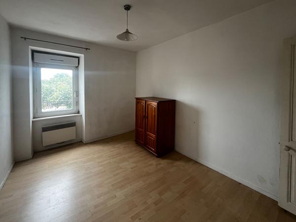 Maison Aytre 4 pièce(s) 100 m2 : Appartement 2 pièces & Boutique, Aytre 17440